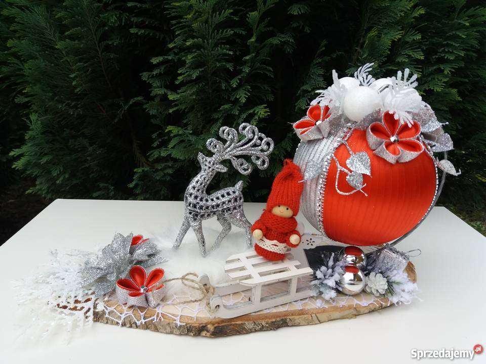 Christmas headdress with a bauble jigsaw puzzle online