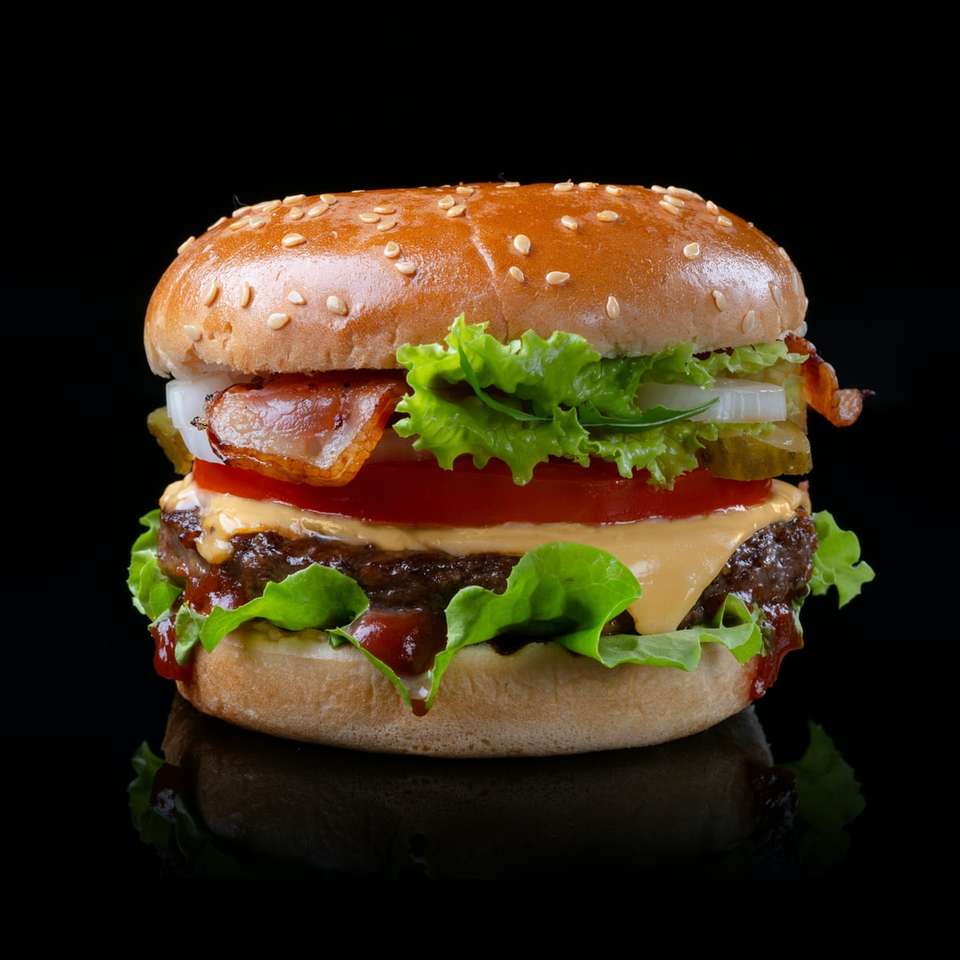 burger avec laitue et tomate puzzle en ligne