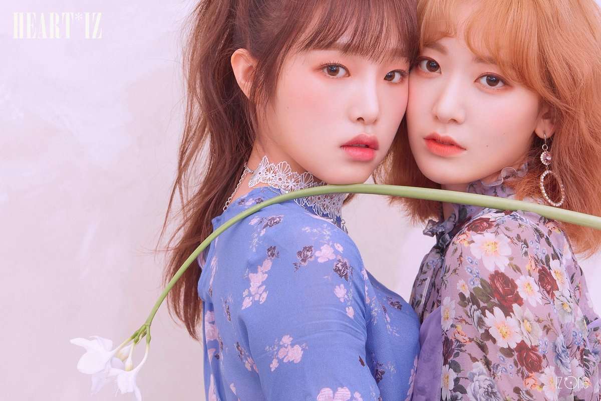 Sakura och Yena Pussel online