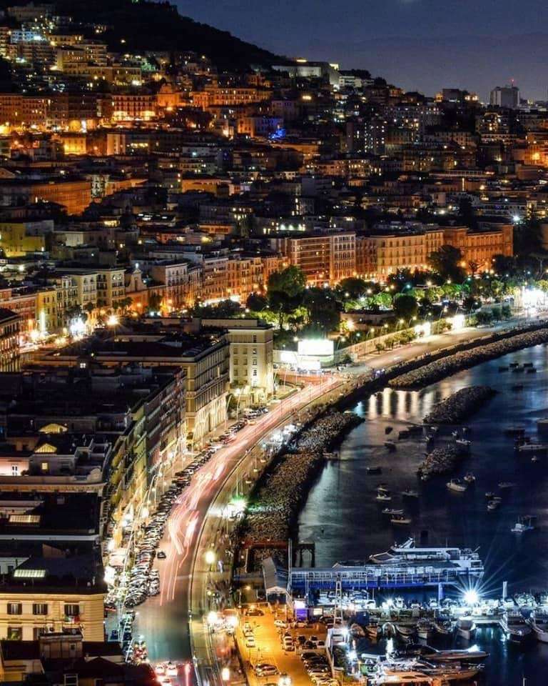 набережная в вечернем Неаполе Италия пазл онлайн