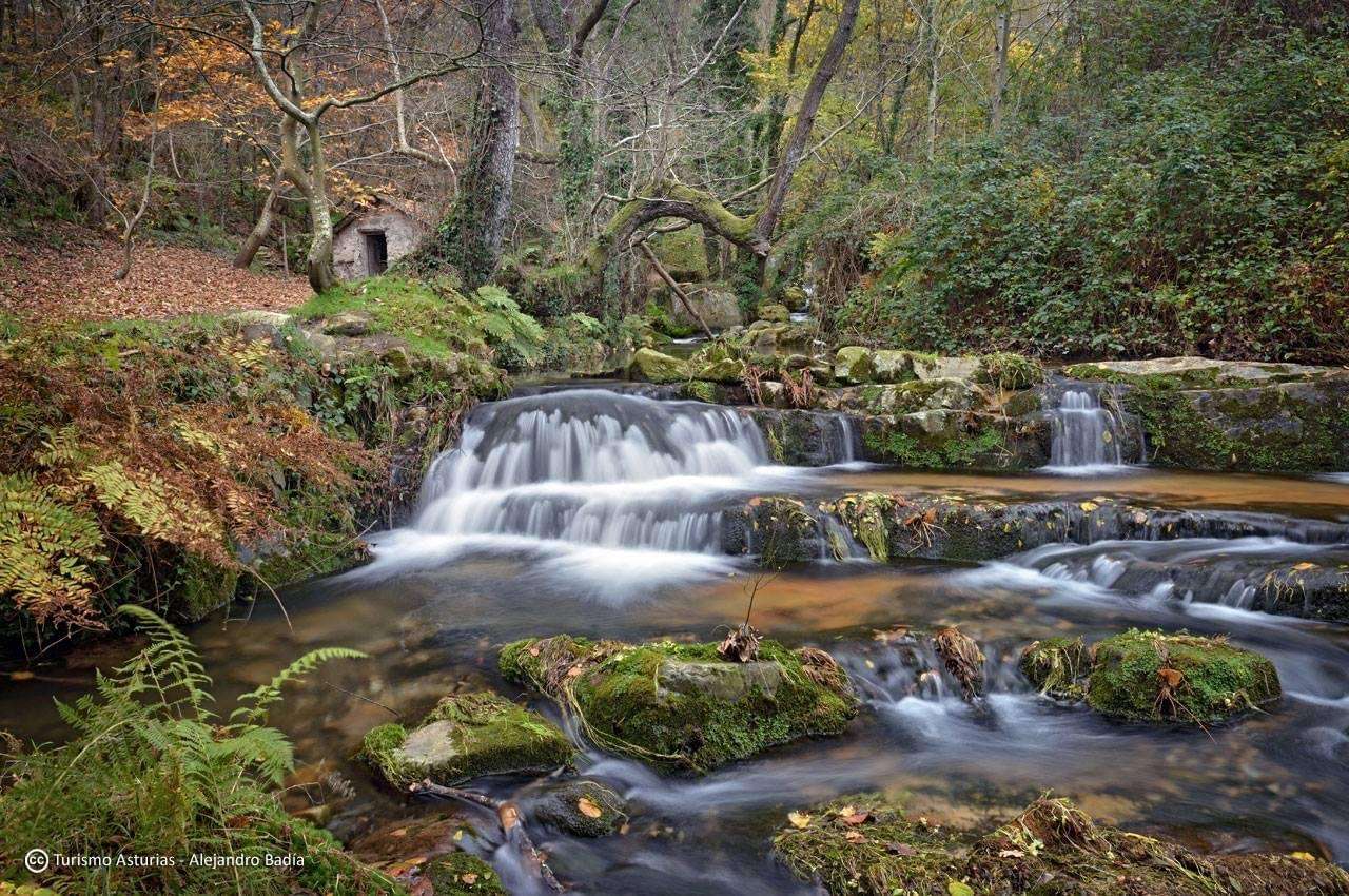 Asturias cascadas de oneta Španělsko online puzzle