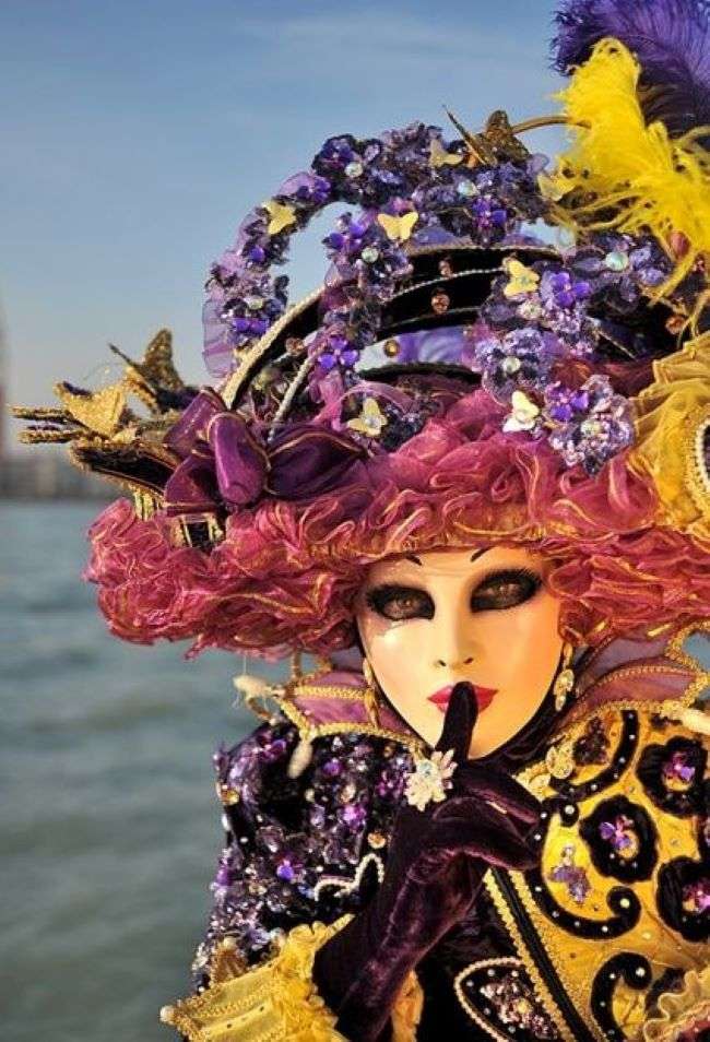 Venedigs karnevalsmasker och dräkter pussel på nätet
