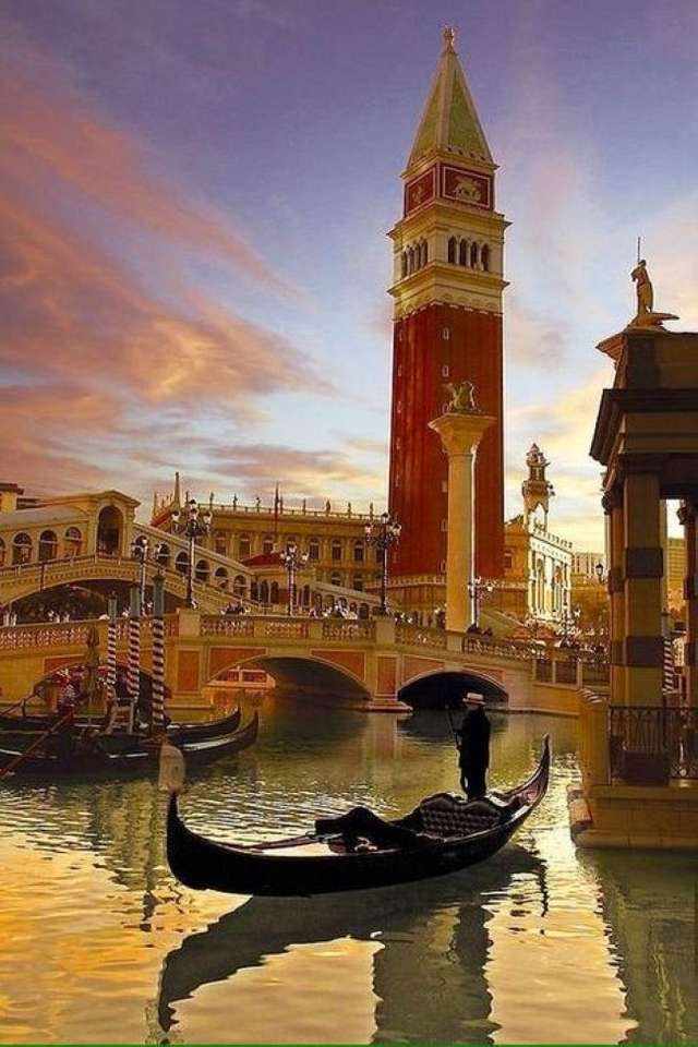 Gondolierul din Veneția Grand Canal jigsaw puzzle online