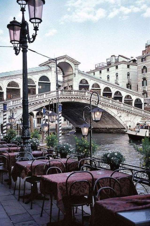 Benátky pohled na most Rialto skládačky online