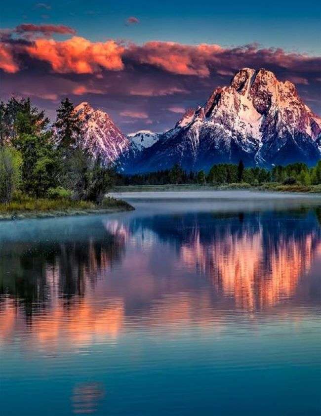 Mountains by the lake in the evening online puzzle