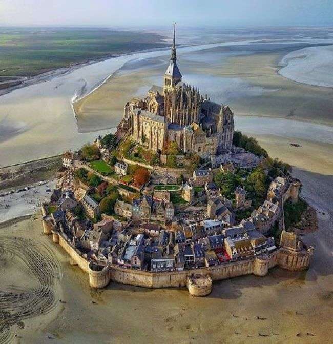 Mont Saint Michel Normandiában online puzzle