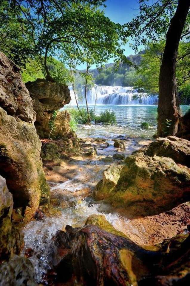 Водопад езерце рекичка онлайн пъзел