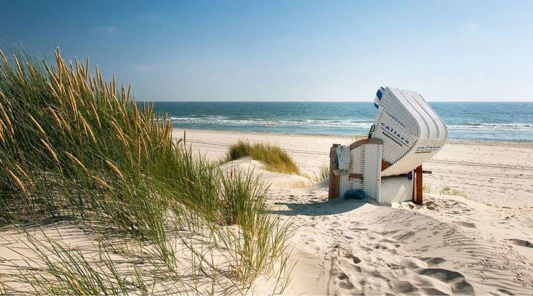 Strandkorb bei Binz an der Ostsee Online-Puzzle