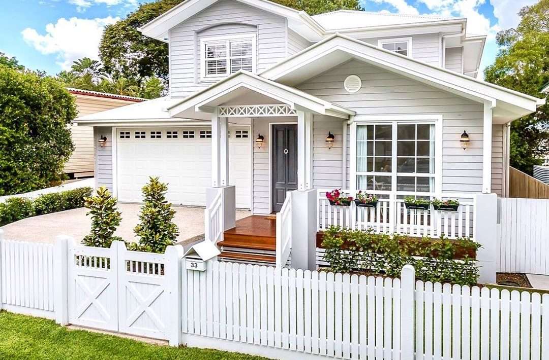 wit huis met een hek online puzzel