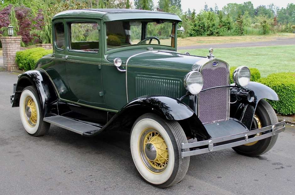 1930 Ford Model A Deluxe Coupe онлайн пъзел