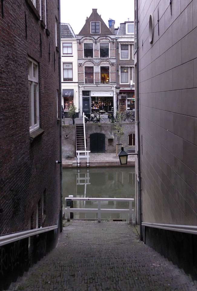 Улица в Утрехт онлайн пъзел