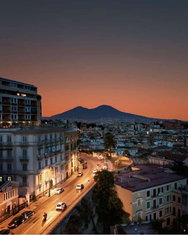 Ανατολή του ηλίου στην πόλη Νάπολη Ιταλία παζλ online