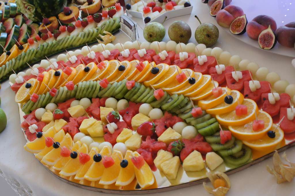 ένα πιάτο φρούτων για ένα πάρτι online παζλ