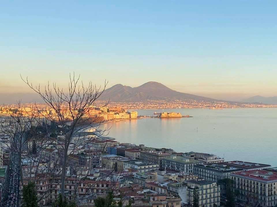 Розовый залив Неаполь Италия пазл онлайн