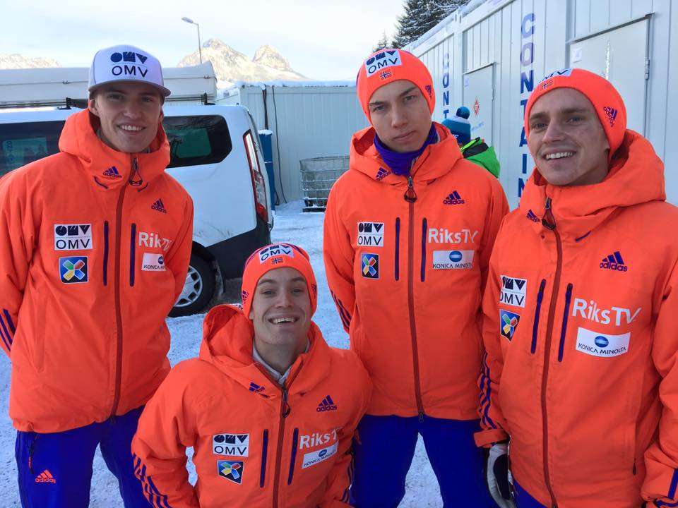 Saltadores de esquí noruegos. rompecabezas en línea