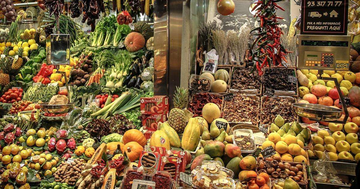 Piac és zöldségfélék kirakós online