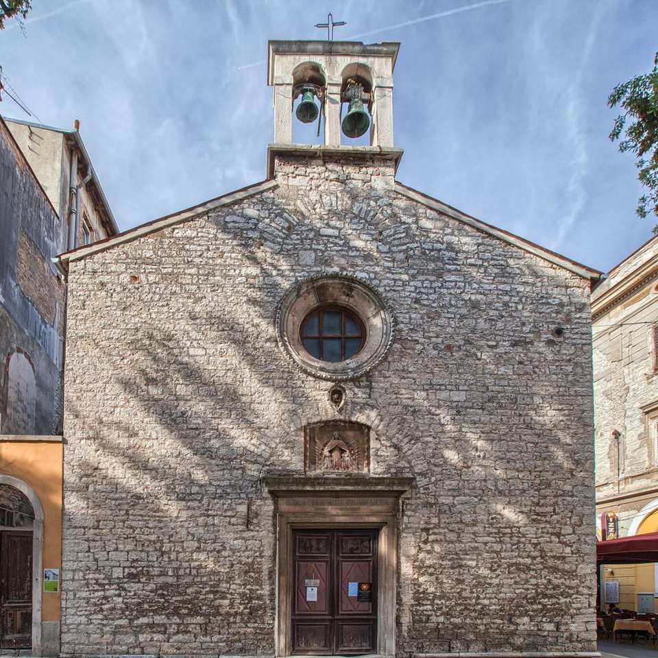 Iglesia de Pula Istria Croacia rompecabezas en línea