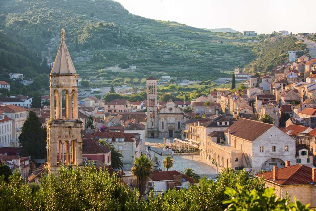 Острів Хвар місто Хорватія онлайн пазл