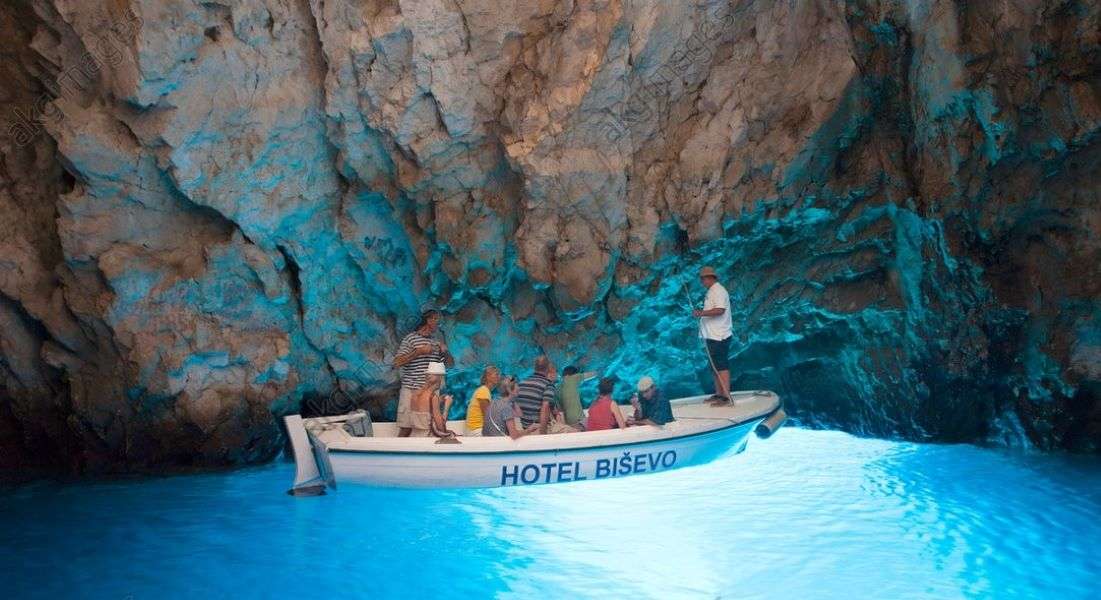 Grotte bleue de Bisevo Croatie puzzle en ligne
