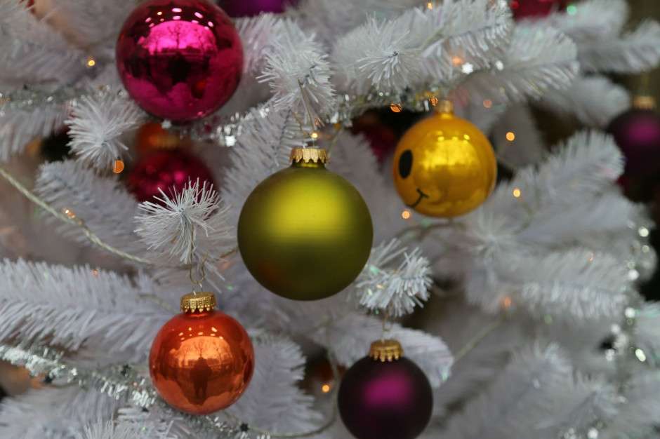 palline sull'albero di Natale puzzle online