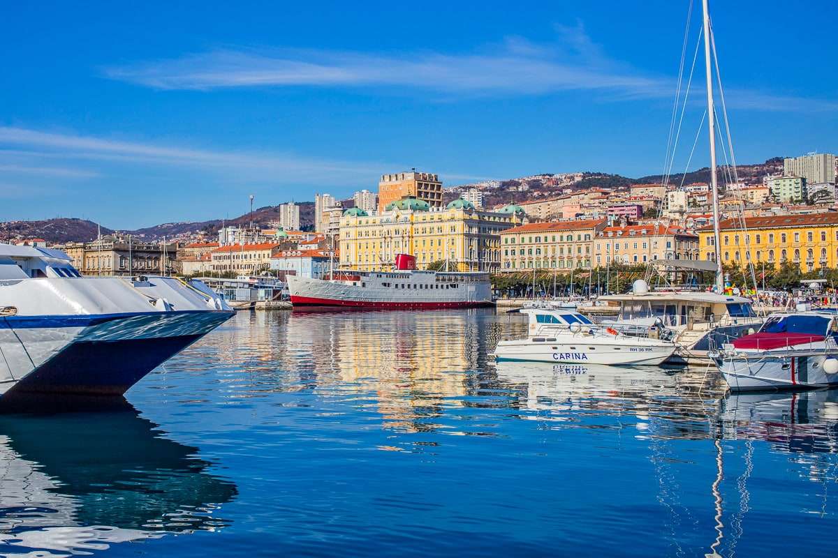 Rijeka stad i Kroatien pussel på nätet