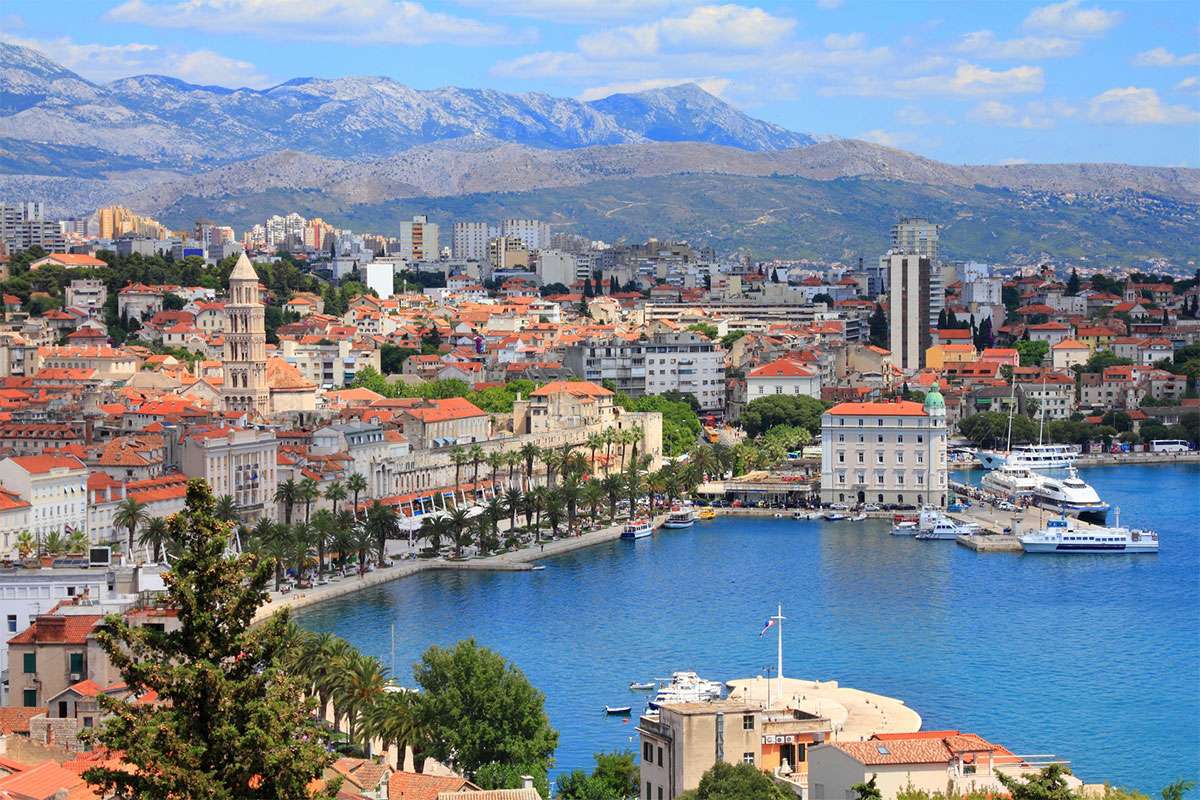 Delad stad i Kroatien pussel på nätet