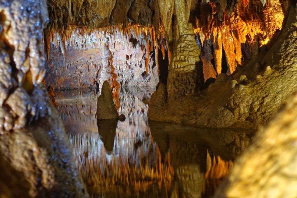 Cueva de estalactitas Baredine Croacia rompecabezas en línea