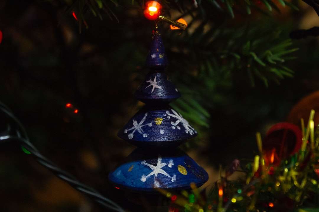 blå och vit julgransprydnad Pussel online