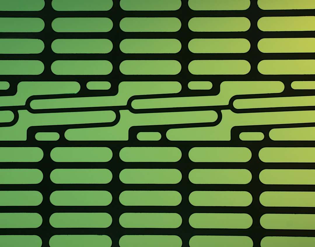 zelený a černý pruhovaný textil online puzzle