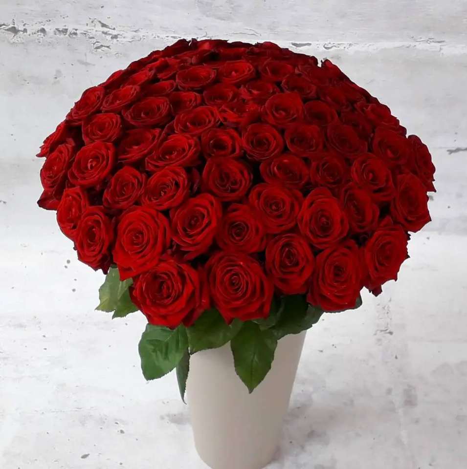 голям букет от червени рози онлайн пъзел