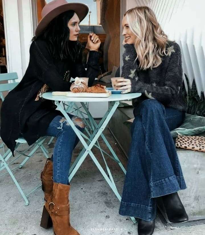 Elena și Caroline puzzle online