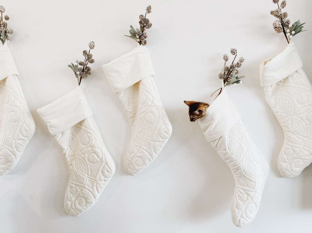 λευκές και πράσινες κάλτσες Χριστουγέννων παζλ online