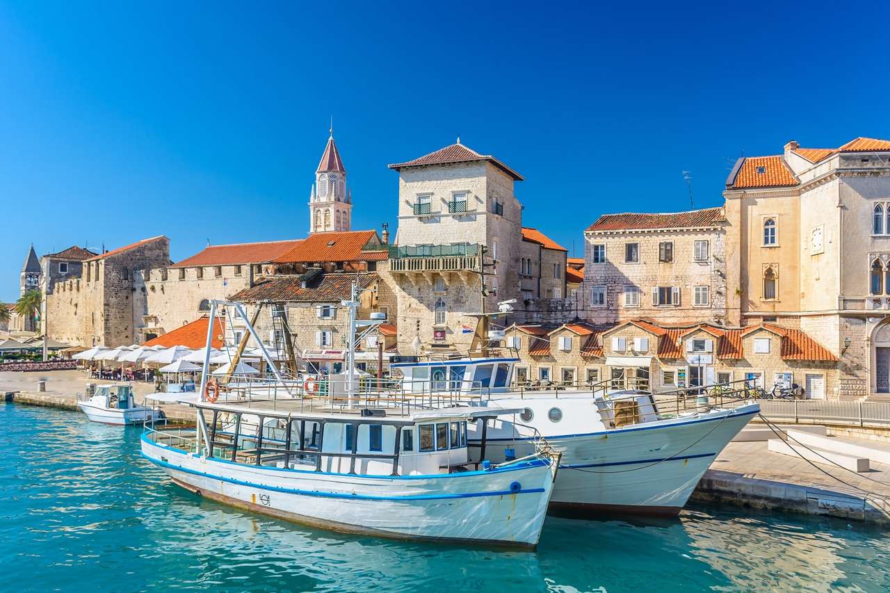 Ville de Trogir en Croatie puzzle en ligne