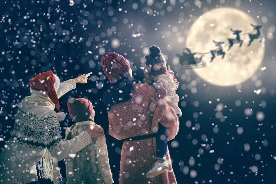 гледка към Дядо Коледа със северни елени онлайн пъзел