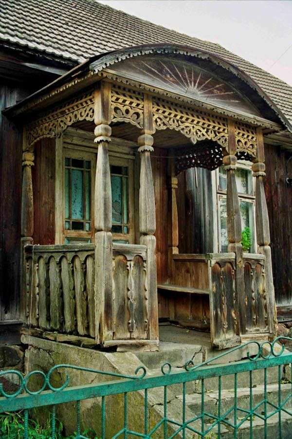 een oude veranda in Podlasie legpuzzel online