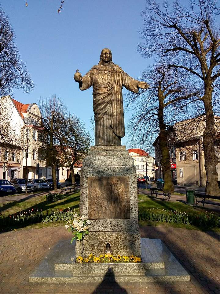 Monument till Jesu heliga hjärta i Grodzisk Pussel online
