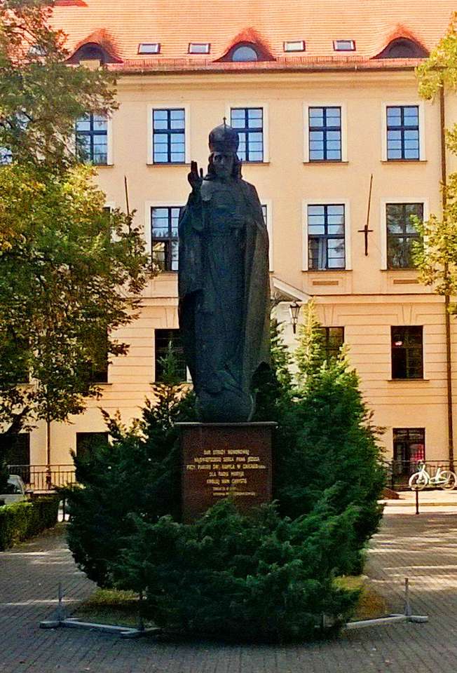 Die Statue von Christus dem König in Toruń Online-Puzzle