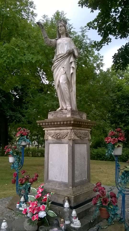 Статуя на Благословената Дева Мария в Сувалки онлайн пъзел