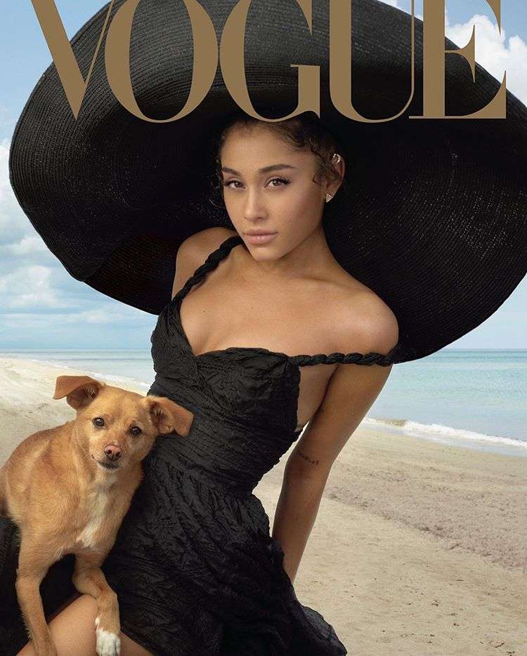 Ariana Grande con il suo cane. puzzle online
