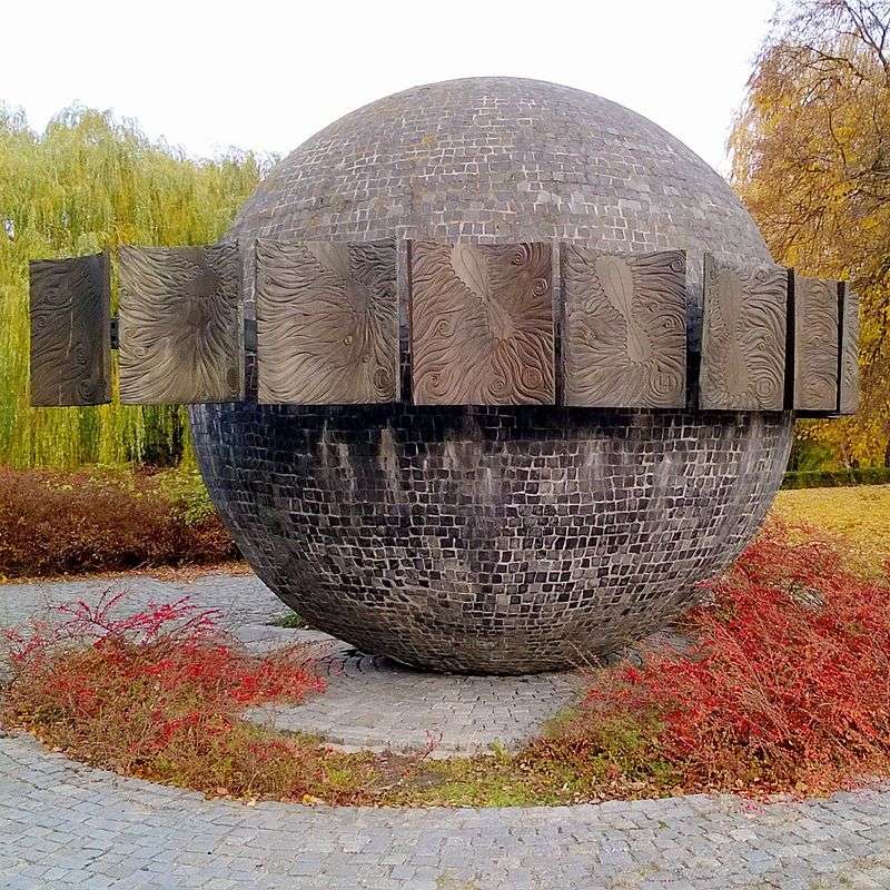 Monumento ao Relógio de Sol em Toruń quebra-cabeças online