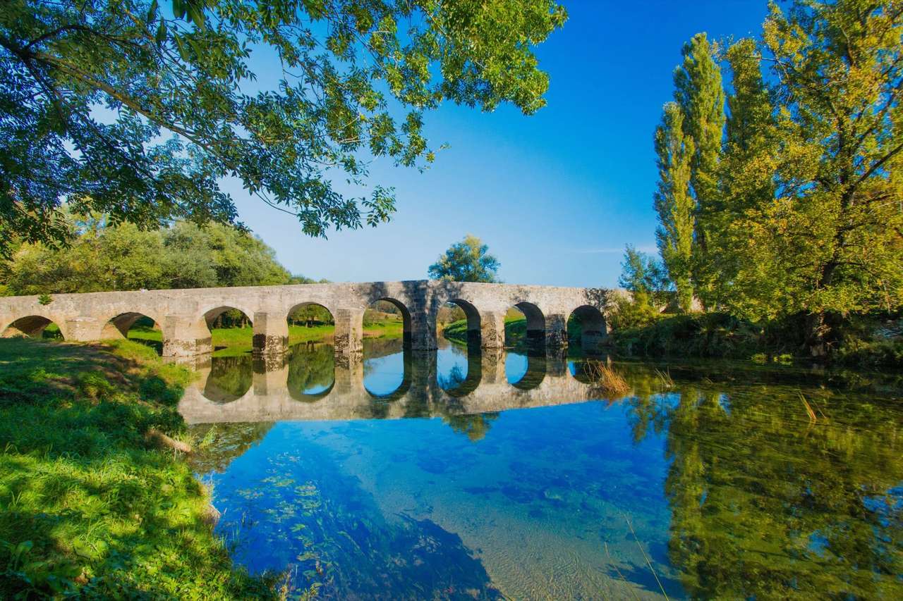Most přes řeku Karlovac v Chorvatsku online puzzle