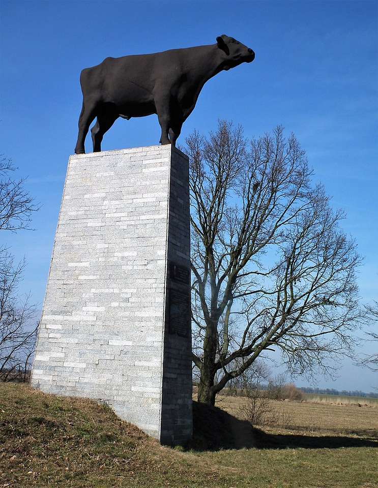 Monument to bull Ilon in Osowa Sieni jigsaw puzzle online