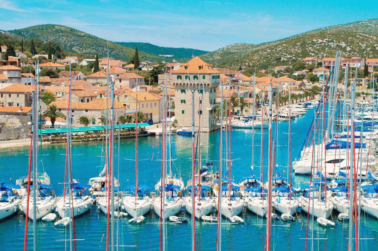 Puerto deportivo en Croacia rompecabezas en línea