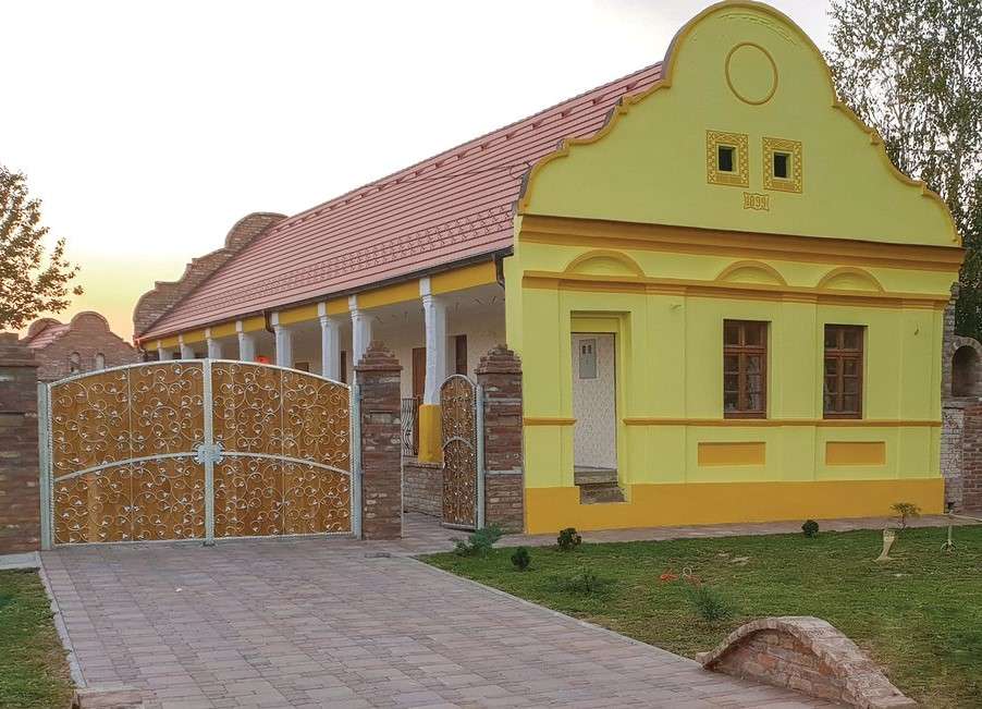 Osijek Yellow House Kroatië legpuzzel online
