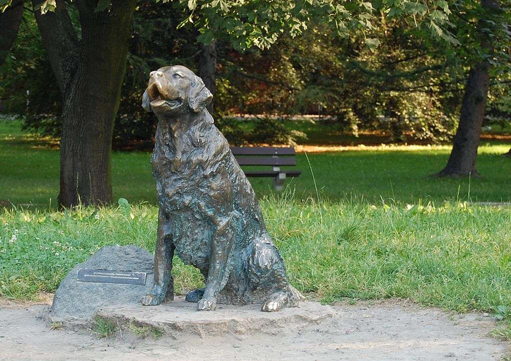 Памятник счастливой собаке онлайн-пазл