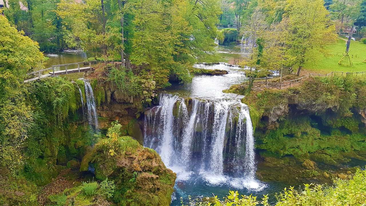 Região de Slunj, lagos, cachoeiras, Croácia quebra-cabeças online