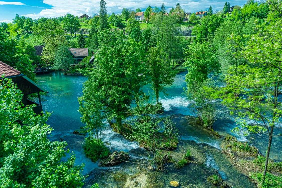 Região de Slunj, lagos, cachoeiras, Croácia puzzle online