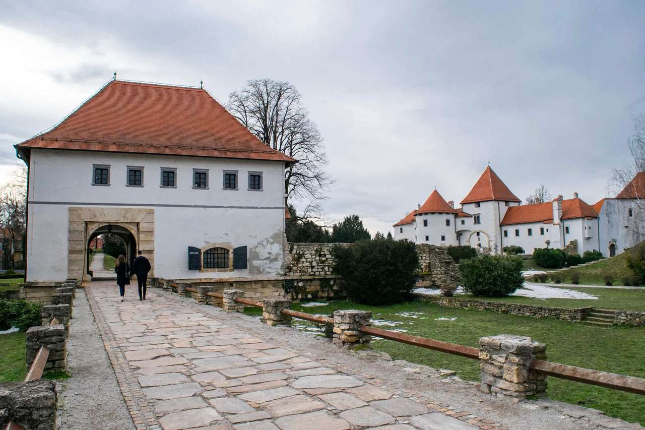 Varazdin-kastély Horvátországban online puzzle
