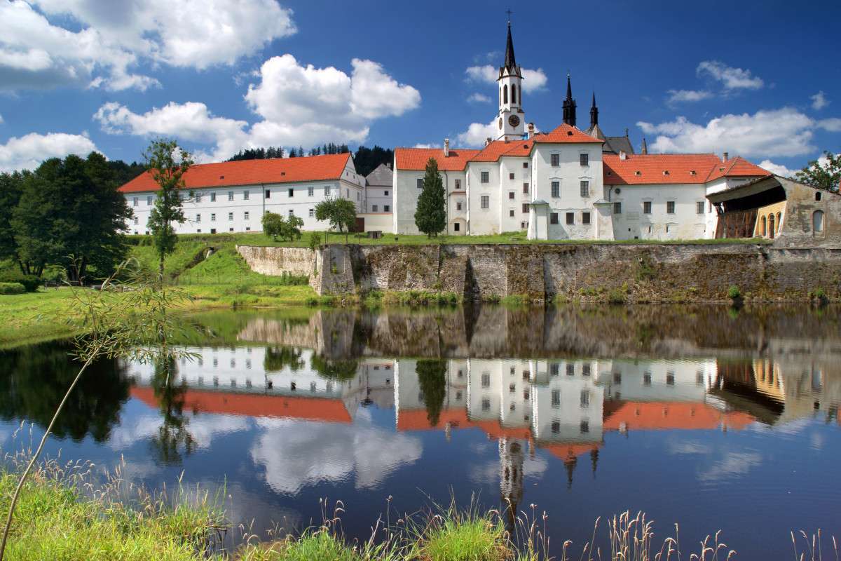 Castelo Vyssi Brod Croácia quebra-cabeças online