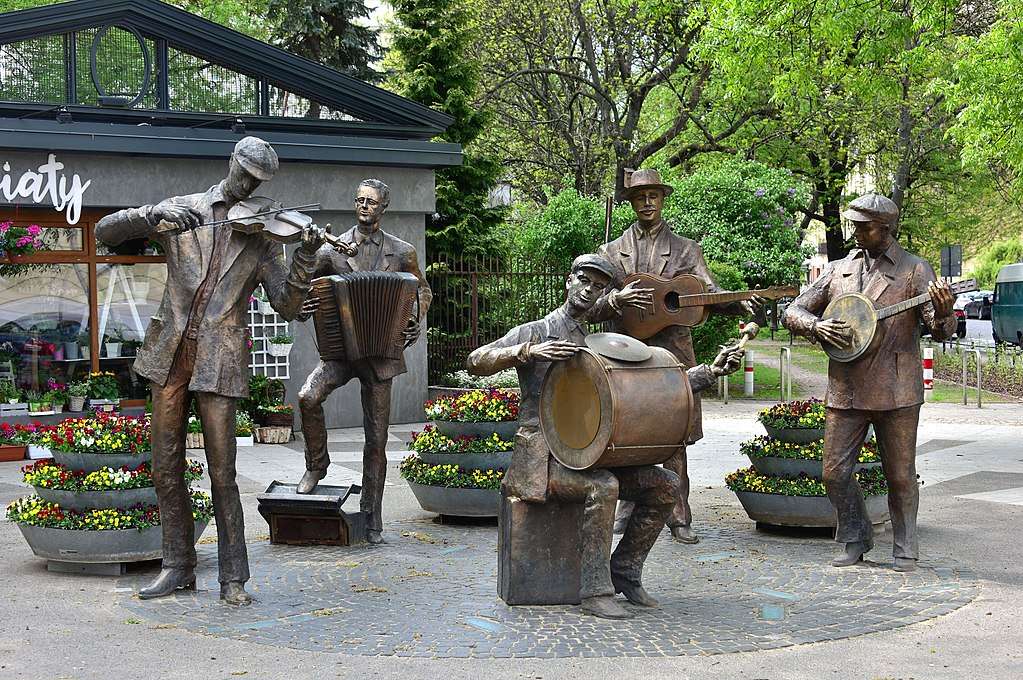 Monument to the Prague Backyard Band online puzzle